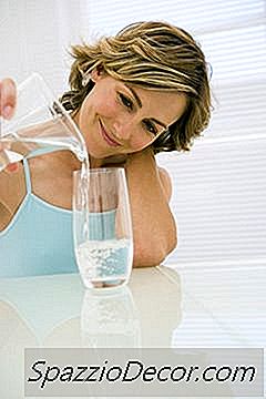 Hjälper Du Att Dricka Destillerat Vatten?