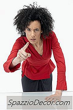 In Che Modo Gli Ambienti Di Lavoro Autocratici E Democratici Differiscono Da Un Luogo Di Lavoro Di Laissez-Faire?