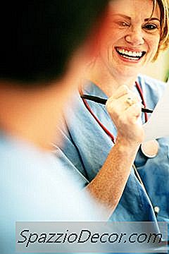 Como Se Tornar Uma Enfermeira De Obstetrícia E Ginecologista