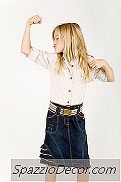 Как Да Опънете Възпалени Бицепси