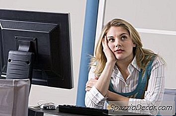 仕事を辞めるには言い訳が必要です