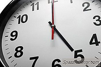 工作场所外的行为是否终止？