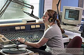 Descrição Do Trabalho Para Um Estagiário De Estação De Rádio