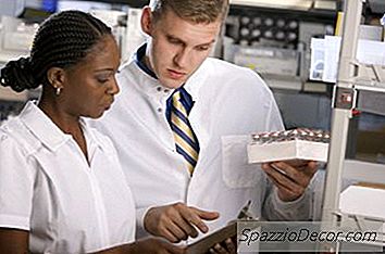 Lab Techs Vs. Sygeplejersker