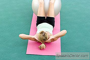 Sicurezza Del Collo Mentre Si Fa Scricchiolii