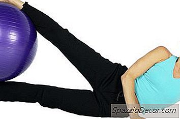 La Serie De Ejercicios De Pilates Para Las Piernas