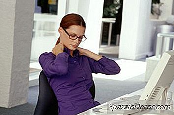 Widerstandsband Beinübungen Während Des Sitzens