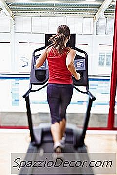 Welke Fitnessapparatuur Van Cardio Helpt De Dijen En De Maag?