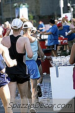 Hva Er Gjennomsnittlig Tid Til Å Kjøre Maraton?
