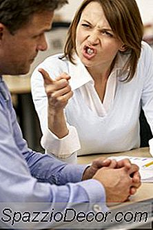 Business Etiquette &Amp; Workplace Manners På Burping Og Sniffing