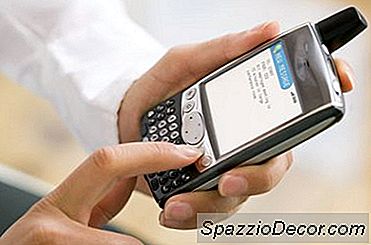 インタビューをキャンセルするために遅く電話する