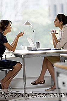 ¿Puede Un Empleador Ordenarme Que Vaya A Una Reunión Si Tengo Otro Trabajo?