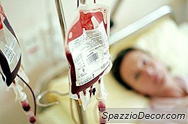Dapatkah Perusahaan Menghukum Anda Jika Seorang Dokter Memberitahu Anda Anda Tidak Dapat Bekerja?