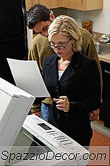 Kan En Person Blive Fyret Efter At Have Klaget Over Den Uhensigtsmæssige Adfærd Hos En Anden Medarbejder?