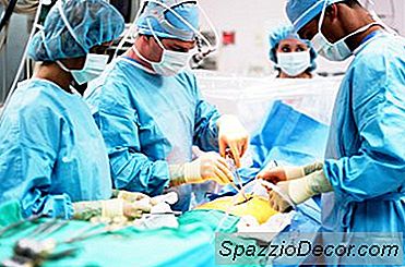 Caracteristicile Unui Neurochirurg