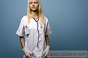 Cna Vs. Rn