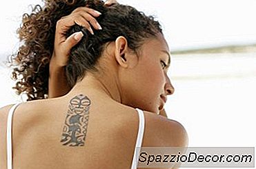 As Desvantagens De Tatuagens No Local De Trabalho