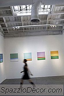 Plikter Av En Galleriassistent