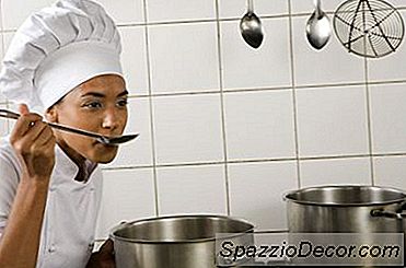 Tugas Tugas Yang Dilakukan Oleh Seorang Chef 2021