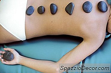 Dynamische Strekt Zich Uit Voor De Onderrug