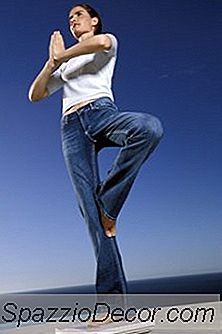 Evening Yoga Poses Untuk Mempromosikan Penurunan Berat Badan