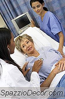 Bra Och Dålig Kommunikationsförmåga Mellan En Doktor Och En Sjuksköterska