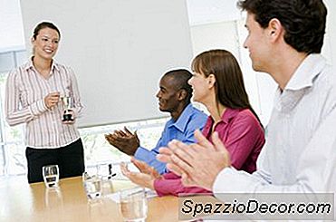 Como Pode Elogiar Um Funcionário Resultado Em Uma Atitude Negativa?