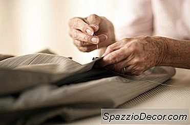 Quanto Devo Cobrar Por Remendar Roupa De Alguém?