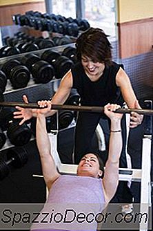 Berapa Banyak Berat Untuk Penekan Dada Barbell?