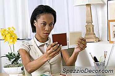 Como Conduzir Uma Entrevista Com O Cliente De Design De Interiores Pelo Telefone