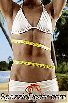 Wie Man Eine Kleine Taille Mit Übung Erhält