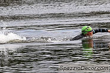Så Att Simma För En Triathlon