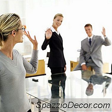 É Ilegal Para Um Empregador Dizer Por Que Você Foi Demitido?