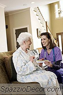 Mô Tả Công Việc Của Một Người Chăm Sóc