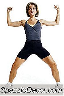 Kettlebell Half Moon แบบฝึกหัด