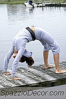 Spiervoorbereiding Voor Yoga Rugbuigingen