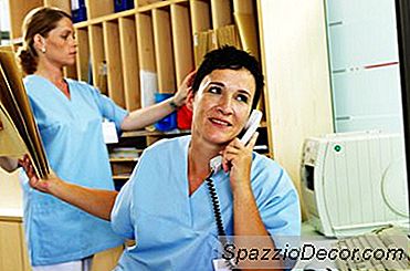 Enfermeiras Vs. Paraprofissionais