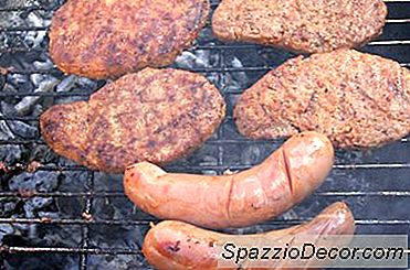 Næringsstoffer Av Lean Hamburger Vs. Lean Pork Sausage