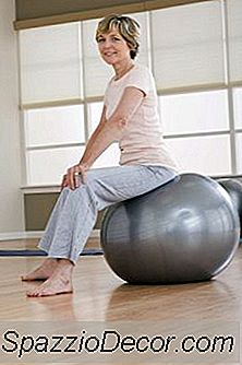 Pilates Și Formare Yoga Pe Balansul Balonului