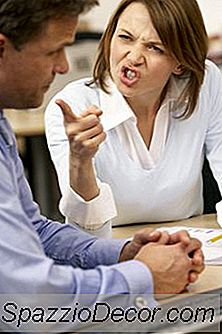 Problemas Com Casais Divorciados No Local De Trabalho