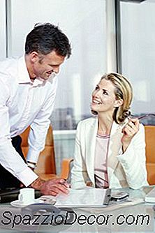 Semne De Tensiune Sexuală Între Un Șef Și Un Angajat