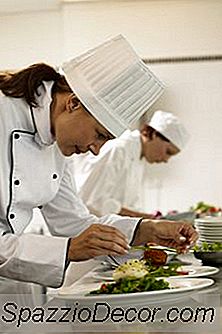 Treinamento Para Um Cozinheiro De Linha