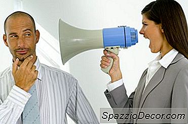 Wat Is Een Ongepast Gesprek Tussen Een Baas En Een Werknemer?