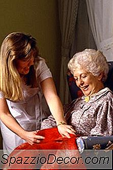 Qual É A Diferença Entre Um Auxiliar De Enfermeira E Um Assistente De Enfermeira?