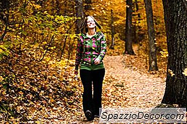 Qual É Melhor, Andando No Caminho Da Terra Vs. Uma Calçada?